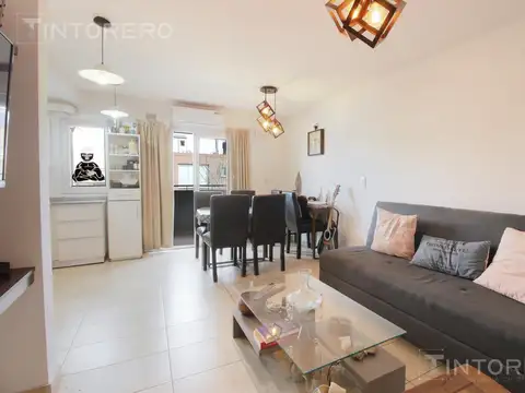 Departamento en venta de 2 amb con balcón en Castelar