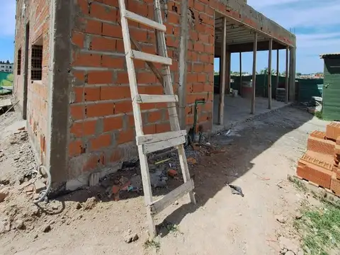 Casa 4 ambientes con 3 baños