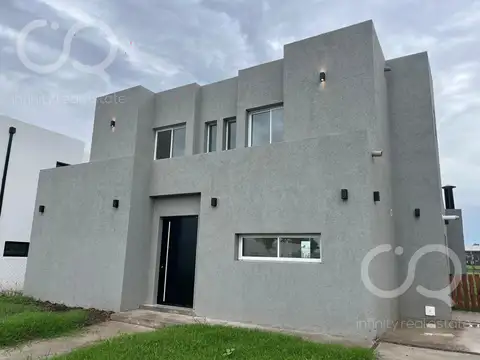 Venta Casa en Pilar Del Este - Santa Lucía