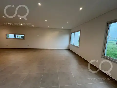 Casa en Venta en Pilar del Este - Santa Lucia, USD 198.000