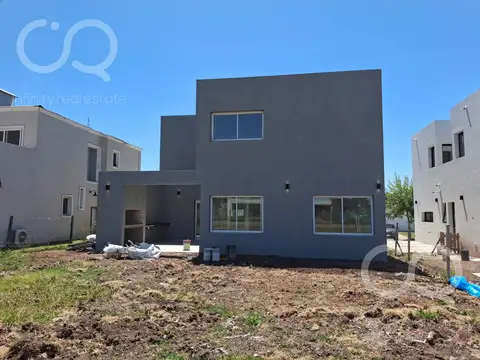 Casa en Venta en Pilar del Este - Santa Lucia, USD 205.000