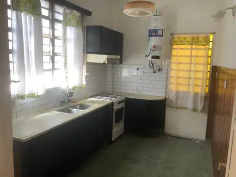 Depto Tipo Casa en Alquiler 50 años