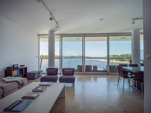 Departamento frente al mar en venta de 3 dormitorios en edificio Delamar, La Barra 100