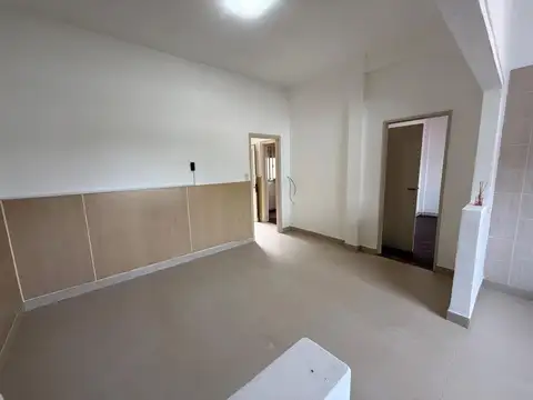 Departamento en Alquiler en Villa Ballester, $ 850.000