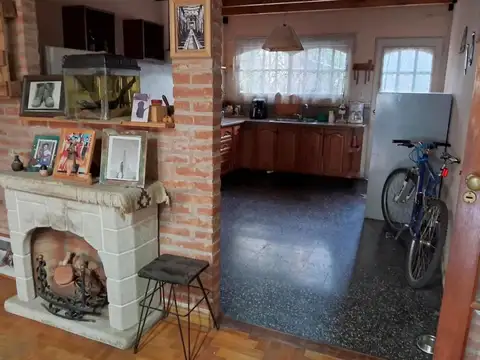 Casa 3 ambientes con 1 baño