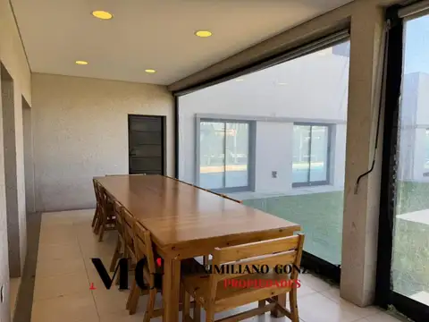 Casa en Venta con 1 cochera