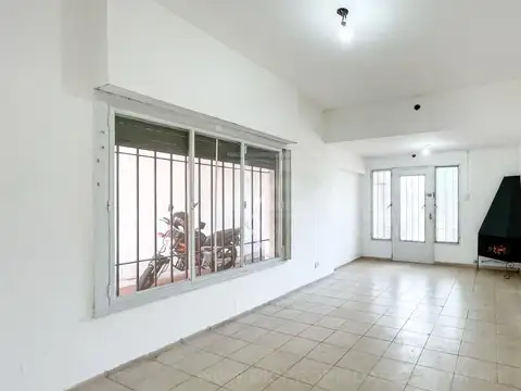 Acassuso al 5200 entre Carlos Tejedor y Belgrano