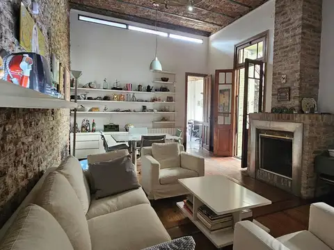 Casa de 6 ambientes con jardín y piscina en Vicente López