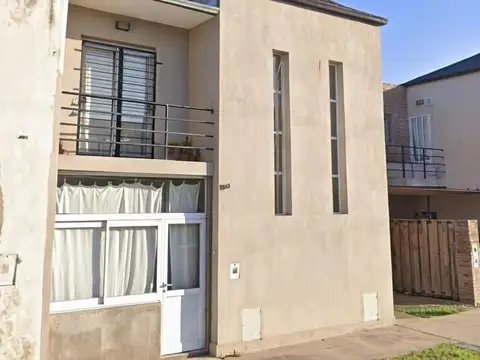 VENTA CASA 2 DORMITORIOS Y LOCAL COMERCIAL