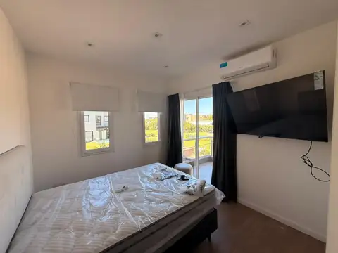 Casa 5 ambientes con 4 baños