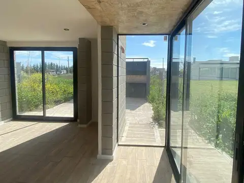 Casa en Venta en City Bell, USD 128.000
