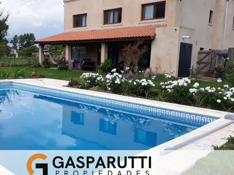 Casa 4 ambientes con 4 baños