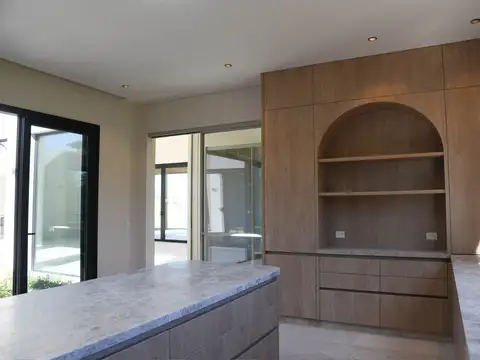 Casa a estrenar en El Milord, Pilara | 4 suites + vista al polo