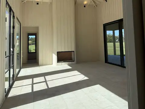 Casa 7 ambientes con 5 baños