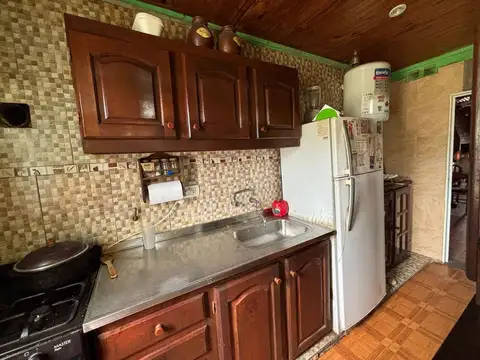 Casa 6 ambientes con 2 baños