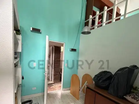 Casa 6 ambientes con 2 baños