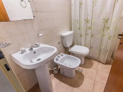 Depto Tipo Casa 4 ambientes con 2 baños