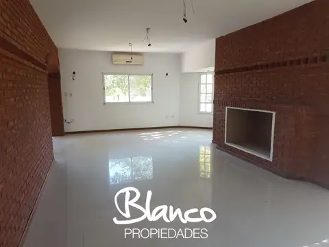 Casa 5 ambientes con 5 baños