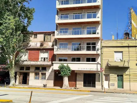 Av. Juan B. Justo al 4600