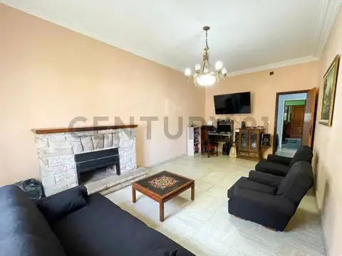 Casa en Venta en Manuel B Gonnet, USD 230.000
