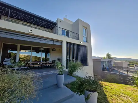 Casa en Venta en Malagueño, Santa María
