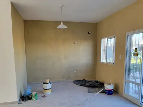 Casa en Alquiler con 1 cochera
