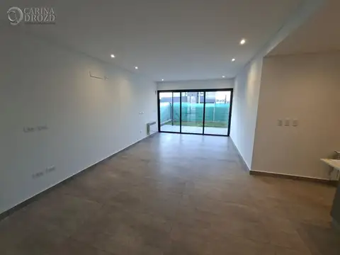 Casa 6 ambientes con 2 baños