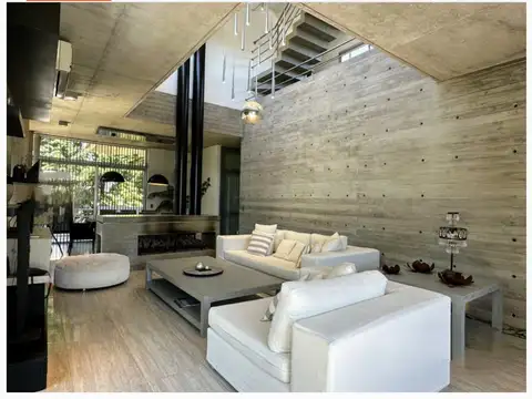 Casa 7 ambientes con 4 baños