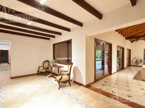 Casa en Venta con 2 cocheras