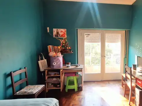 VENTA DE MUY LINDA VIVIENDA * MUY BUEN BARRIO * 3 AMB