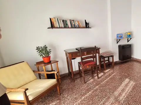 VENTA DE MUY LINDA VIVIENDA * MUY BUEN BARRIO * 3 AMB