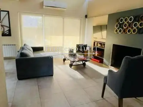 Casa 5 ambientes con 4 baños