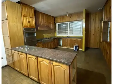 Casa 5 ambientes con 3 baños