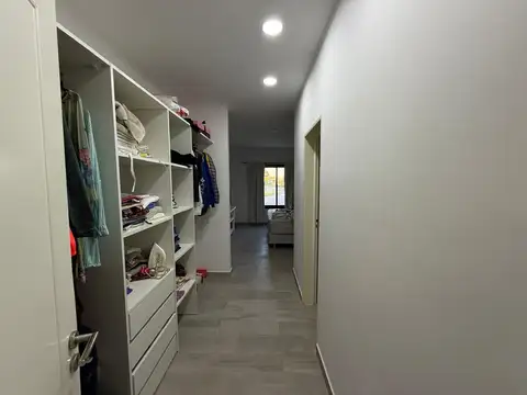 Casa Chalet  en Alquiler en San Ramón, Pilar del Este, Pilar