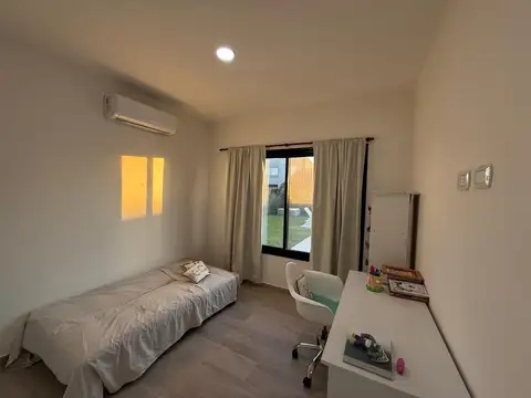 Casa en Alquiler en Pilar del Este - San Ramon, USD 1.400