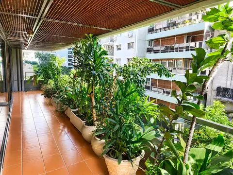 VENTA DE DPTO 5 AMBIENTES LUMINOSO CON COCHERA Y VIGILANCIA