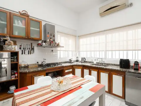 Depto Tipo Casa 4 ambientes con 2 baños