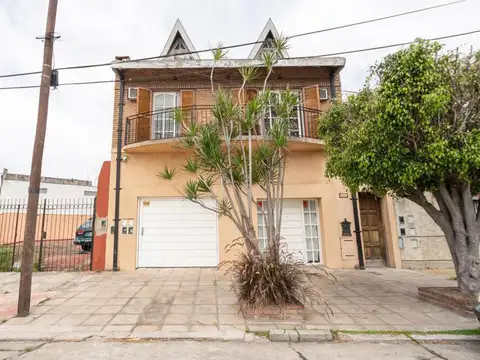 VENTA - PH VILLA LYNCH 4 AMBIENTES CON PATIO Y TERRAZA