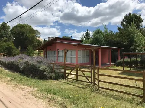 Casa 3 ambientes con 1 baño