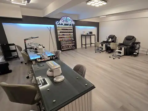 Av. Hipolito Irigoyen 400