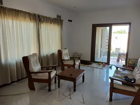 Casa 7 ambientes con 3 baños