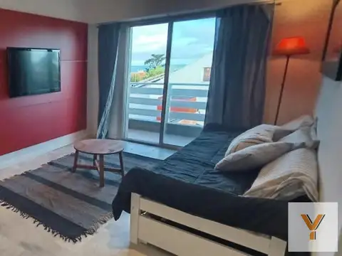 493 e/ 8 y 6