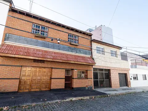 Venta Casa Boedo 3 dorm.  c/ Quincho