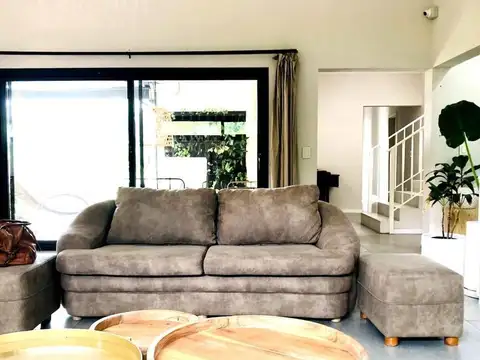 Casa 6 ambientes con 4 baños