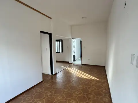 Oficina en Alquiler en Moron, $ 800.000