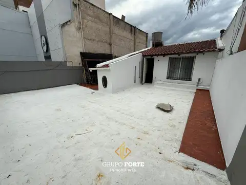 Casa en Alquiler con 1 cochera