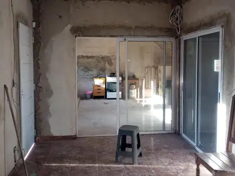 Casa 3 ambientes con 1 baño