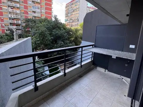 Monoambiente luminoso cochera opción AMOBLADO $700.000