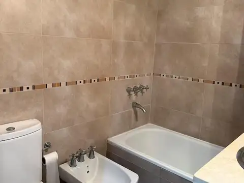 Departamento en Alquiler con 1 cochera