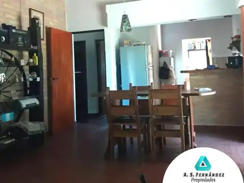 Casa 3 ambientes con 1 baño